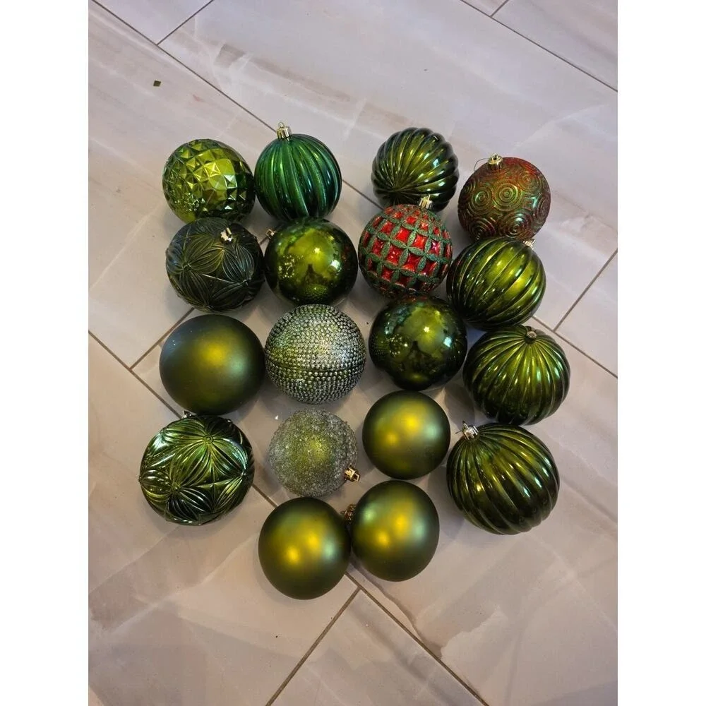 HOLIDAY TIME 18‎ SHATTERPROOF HANGING ORNAMENTS ROUND BALLS Green